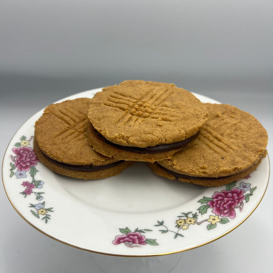 Biscuit sandwich au chocolat et au beurre de cacahuète